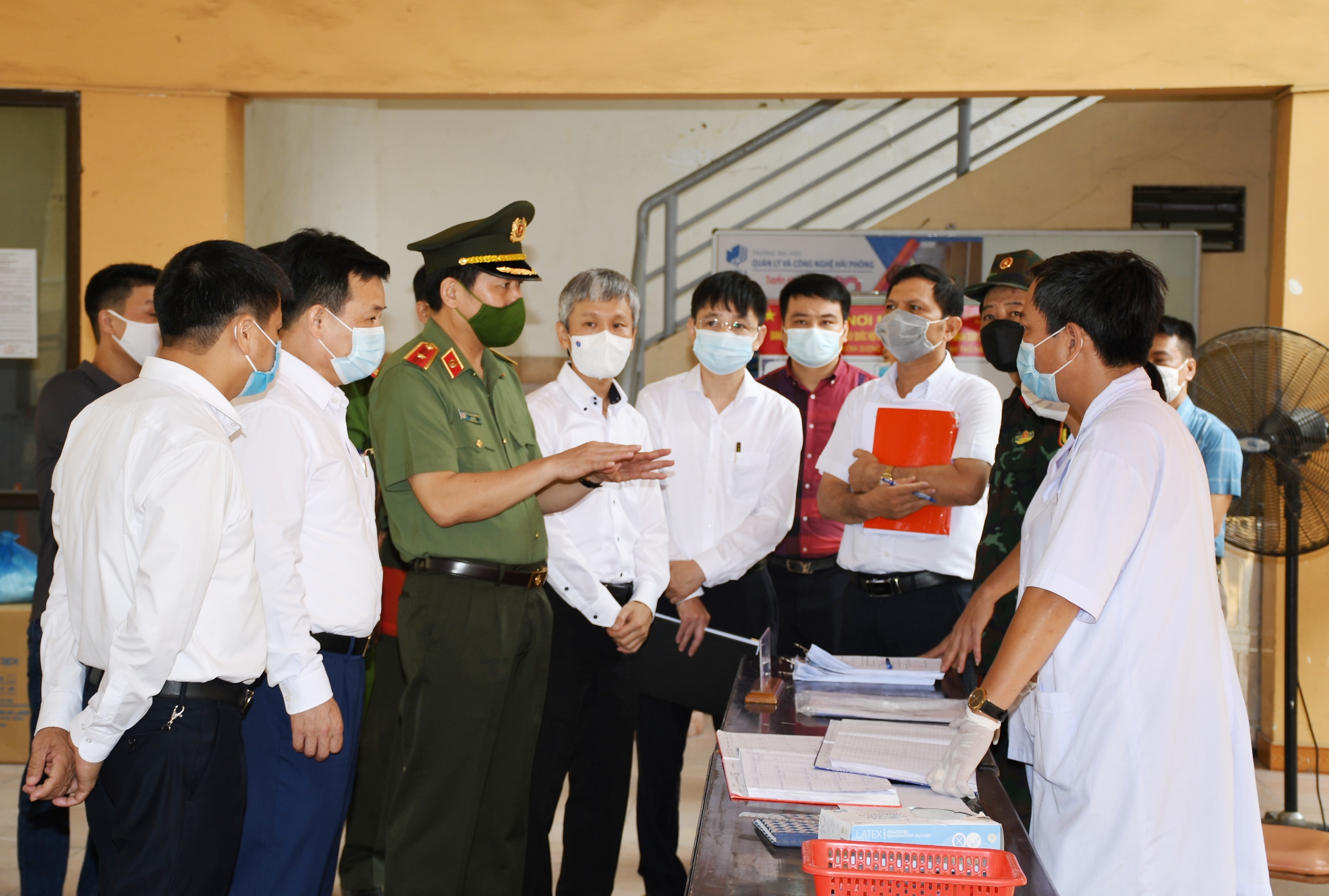 Thiếu tướng Vũ Thanh Chương, Giám đốc CATP kiểm tra công tác phòng, chống dịch Covid-19 tại quận Lê Chân